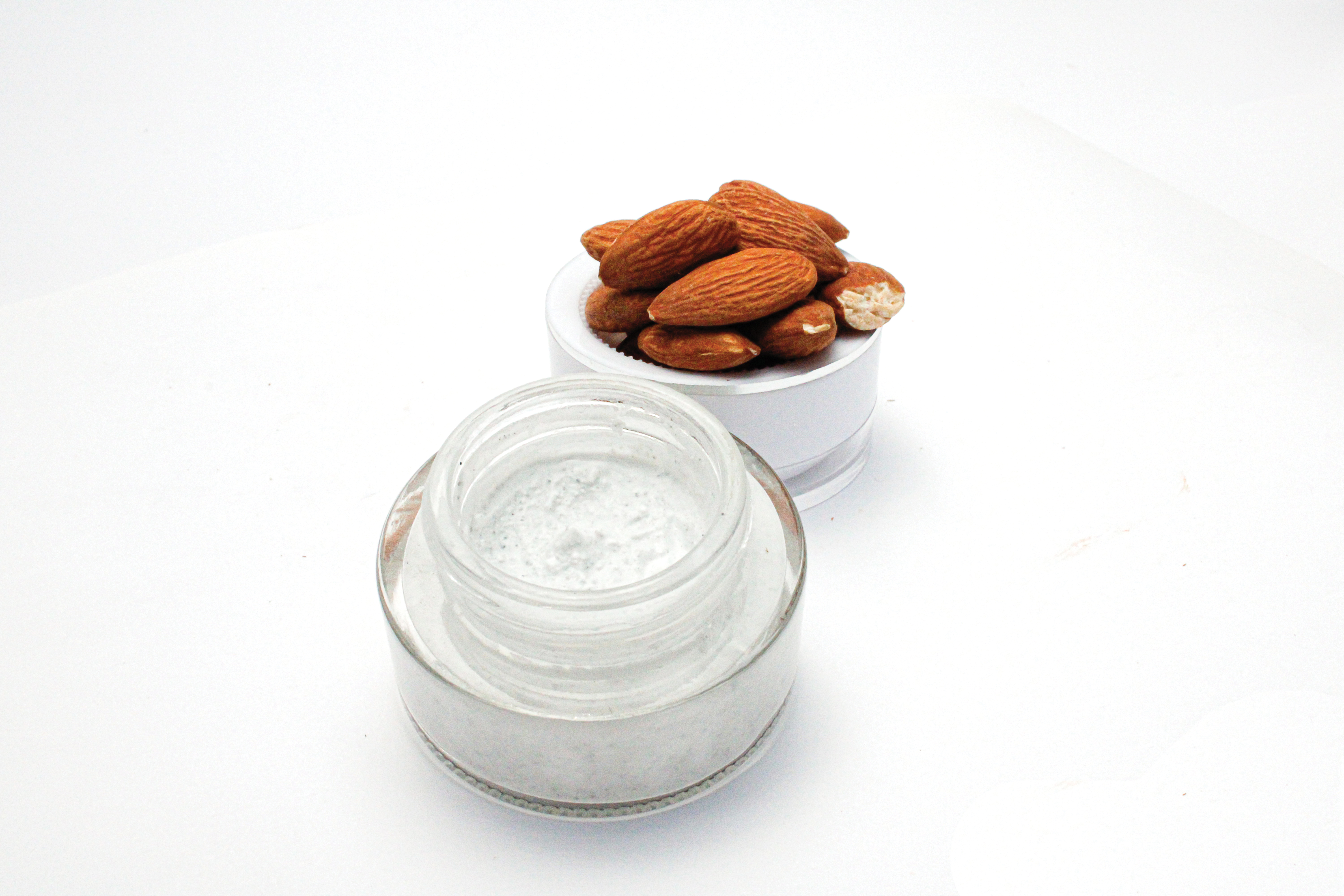 Crema Aclarante de Almendras